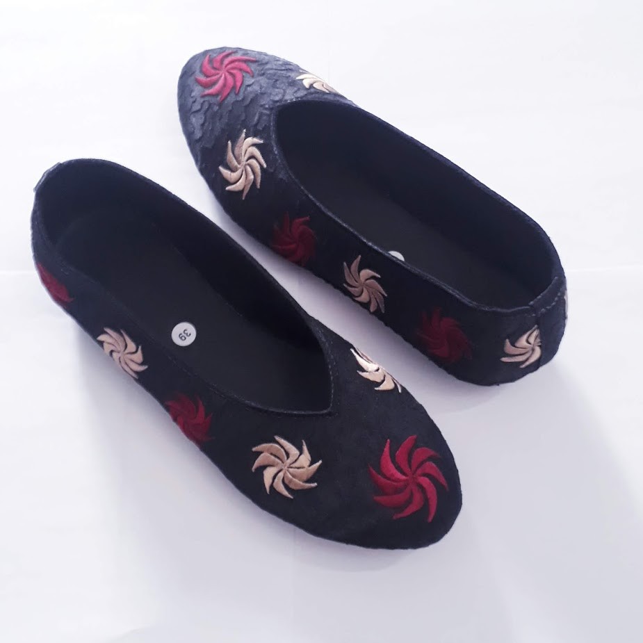 etnik fashion sepatu wanita flat slip on bordir terbaru murah motif kincir