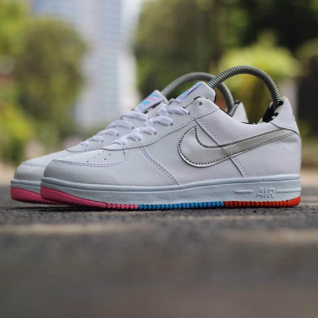 Serbu Nike Airmax Rainbow Size 36 - 40 Sepatu Wanita Olahraga Sports Putih Bagus