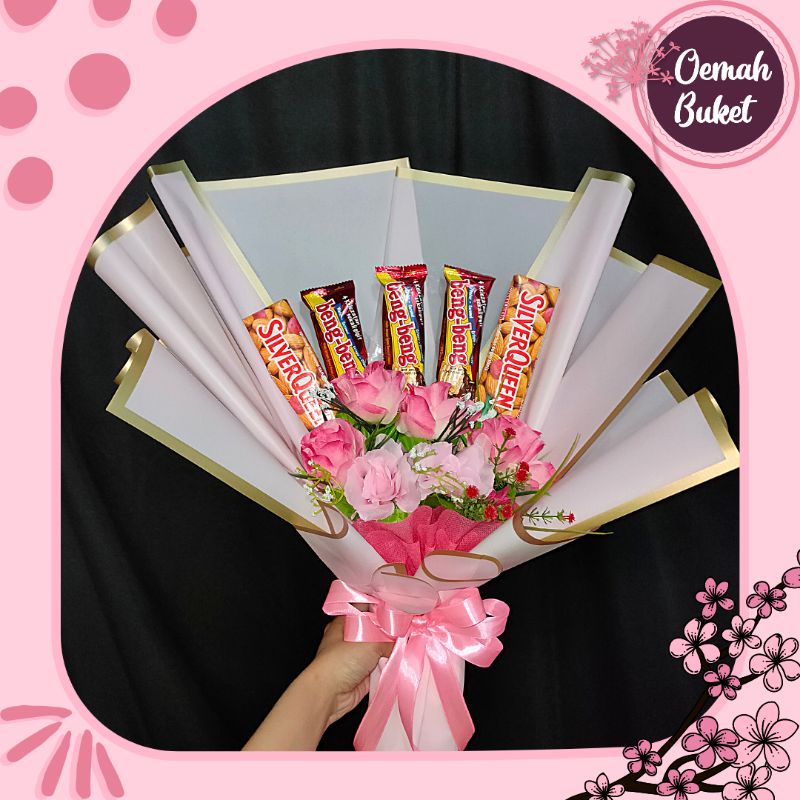 

Buket Cokelat Silverqueen | Buket Coklat | Buket Valentine | Buket Snack | Buket Beng Beng | Oemah Buket