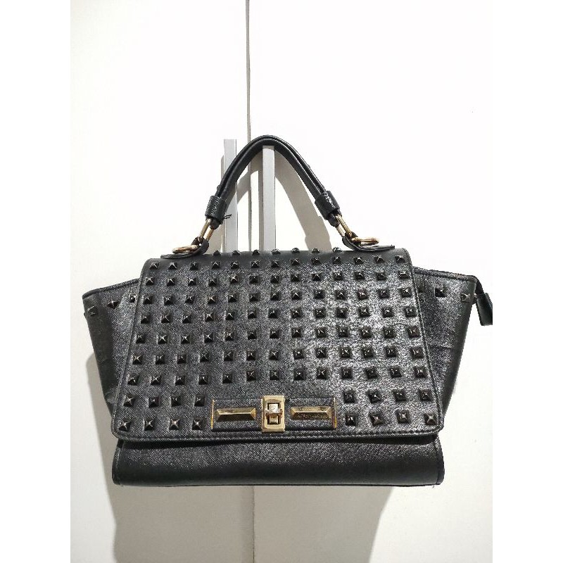 Valentino Garavani ala Preloved Sling Bag REPRICE