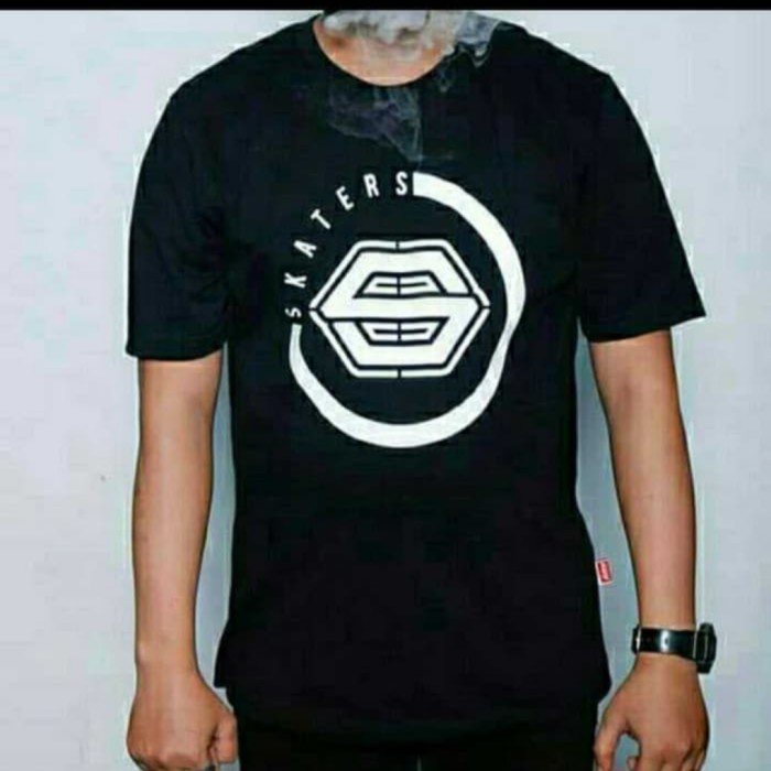 T-shirt baju kaos pria Distro Classic SKATERS
