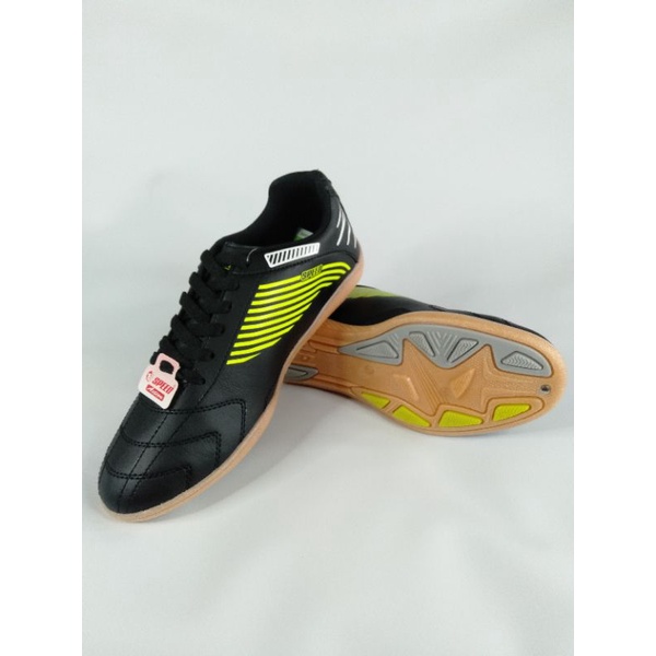 Sepatu futsal speed