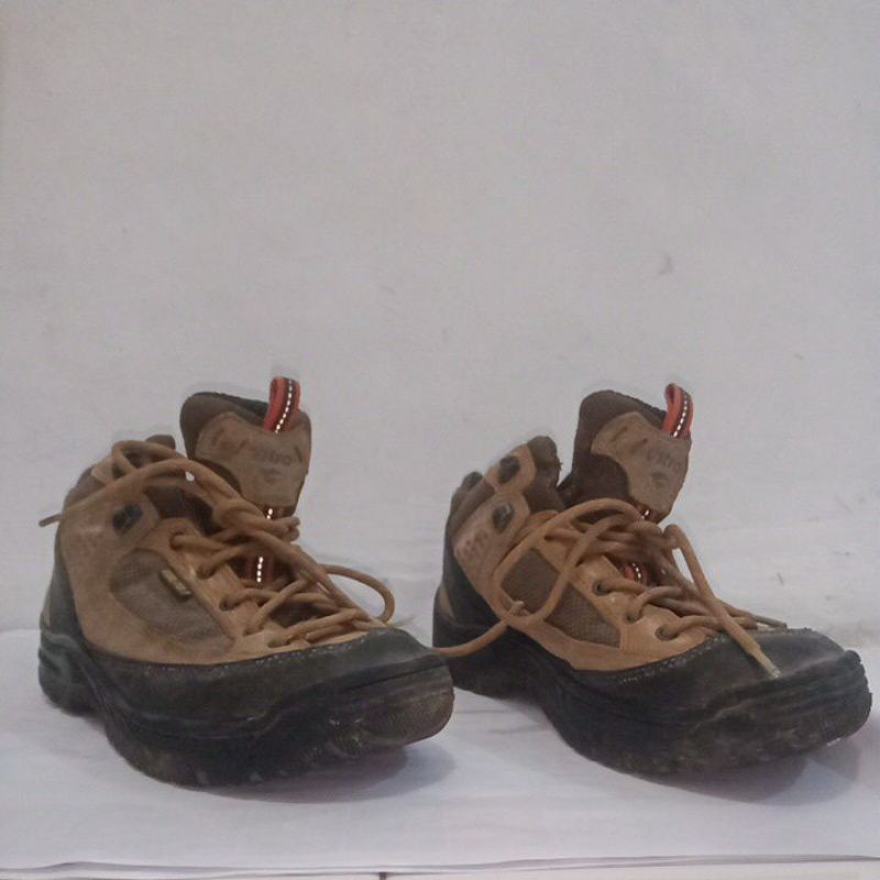 Sepatu Outdoor Vitro ( second )