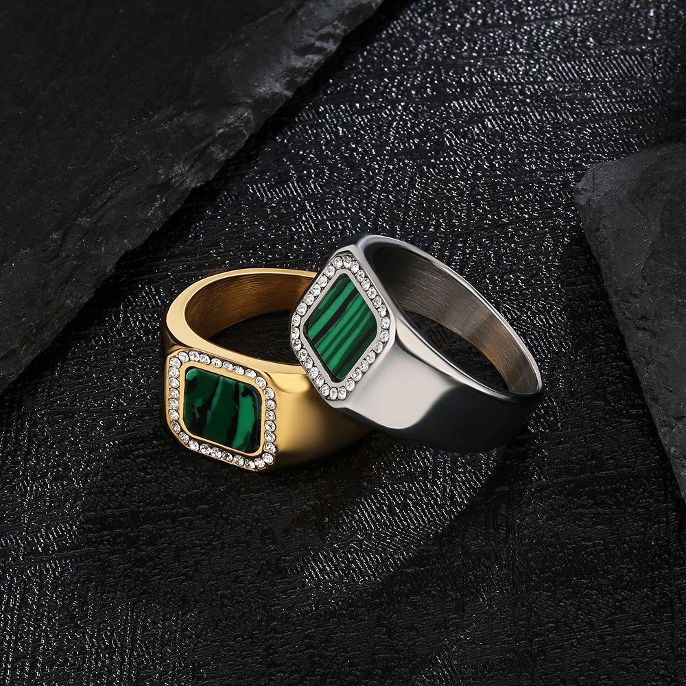 Cincin Pria Bahan Titanium Steel Hias Kristal Zamrud Persegi Warna Silver / Gold Gaya Punk Untuk Pernikahan