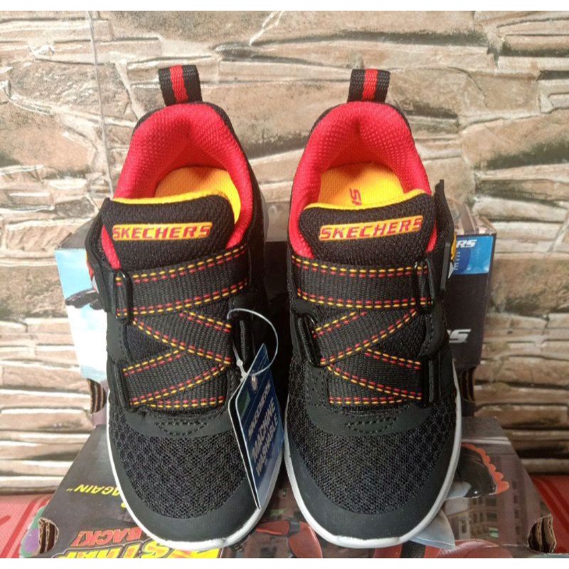 PRELOVED SKECHERS microspec kids black red size 31