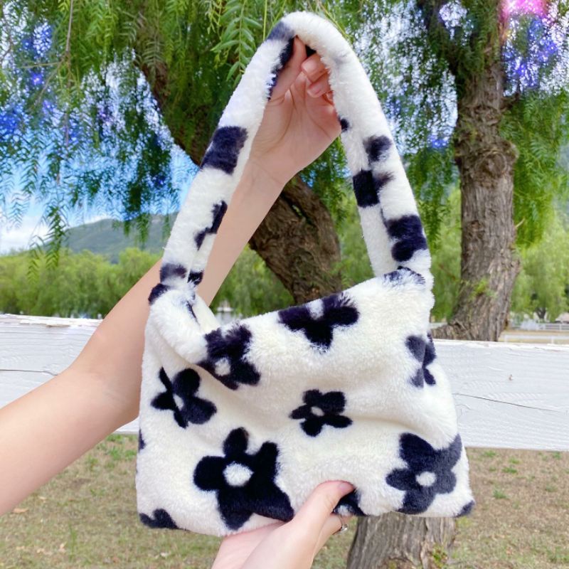 fluffy daisy bag