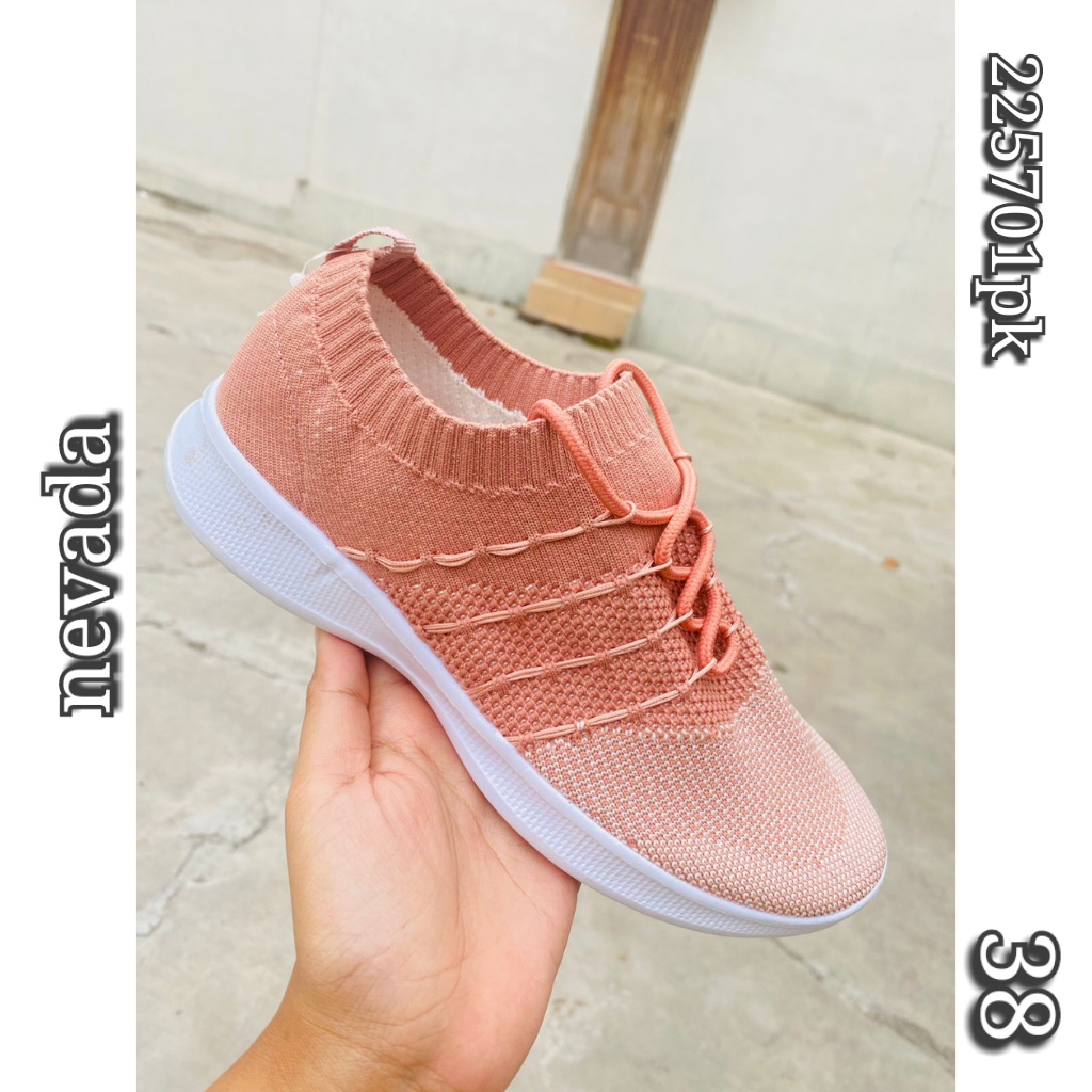 Sneakers Wanita 225701pk