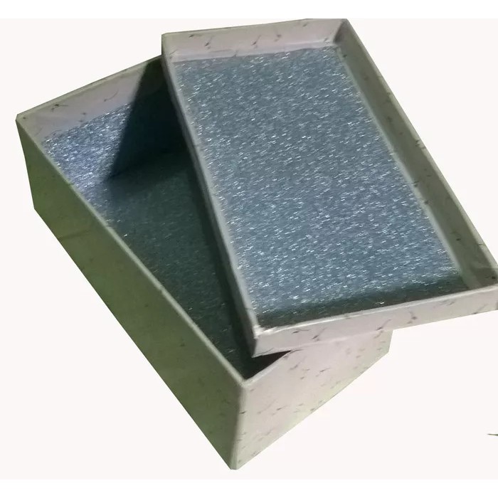 

Kotak kado ukuran 24 x 13,5 x 10