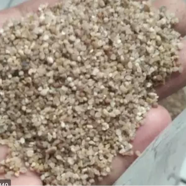 

One and Only Pasir silica coklat kasar 500 gr