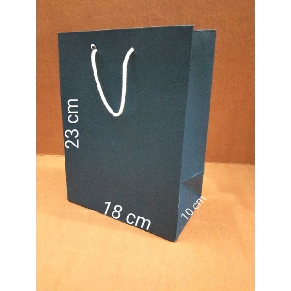 

Paper Bag 18X10X23 Biru Kemasan Souvenir Goodie Bag Hampers
