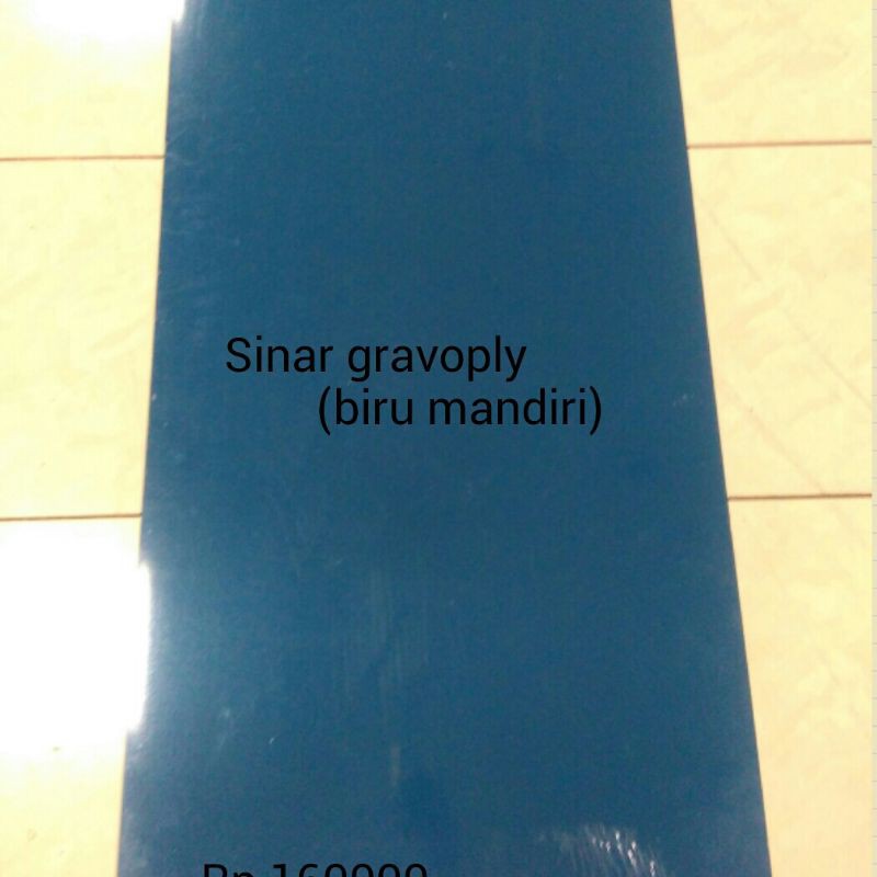 

gravoply biru teks putih 120cmx60cm tebal 1.5ml