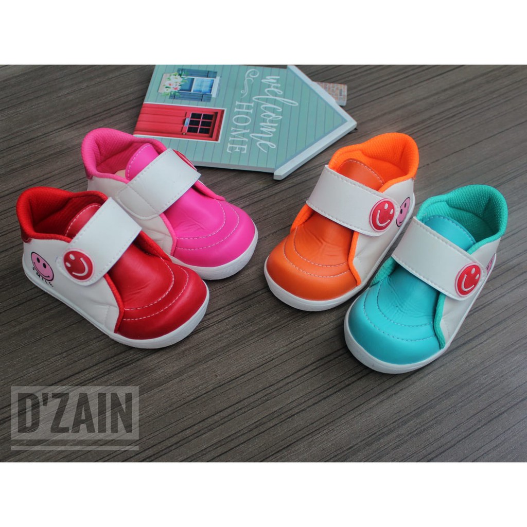 sneaker anak perempuan smile/sepatu anak perempuan