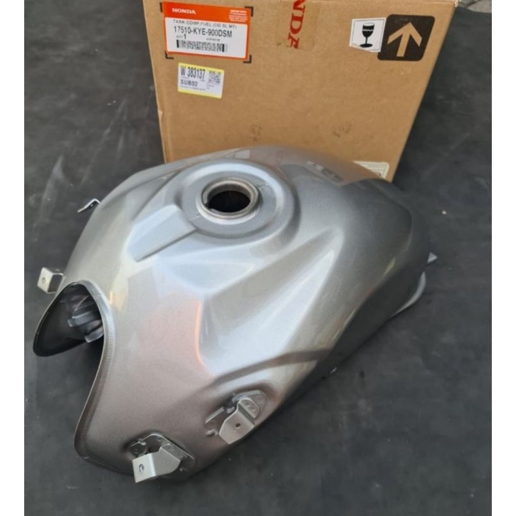 Tangki bensin megapro monoshock karbu silver ori ahm