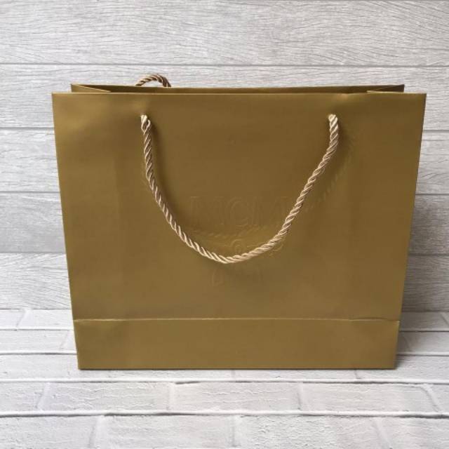 

Paper bag pelengkap tas