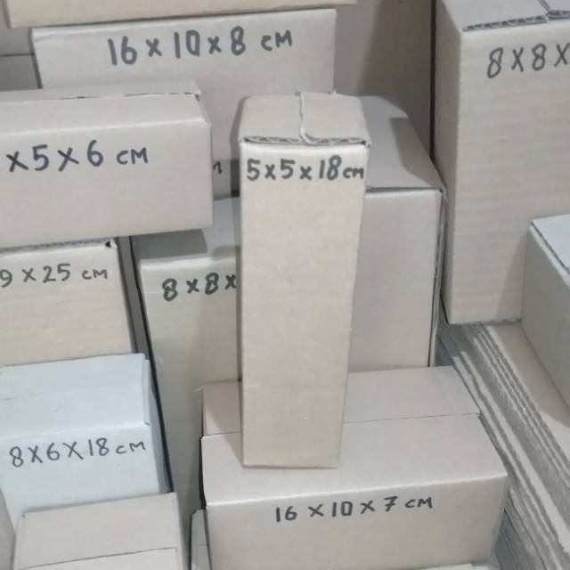 

Kardus Box Packing 5x5x18 cm