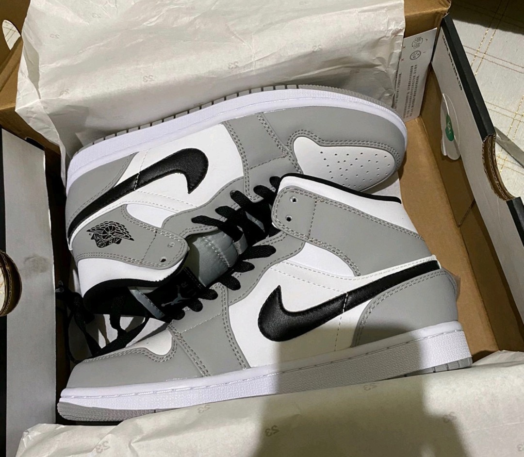grey smoke 1s