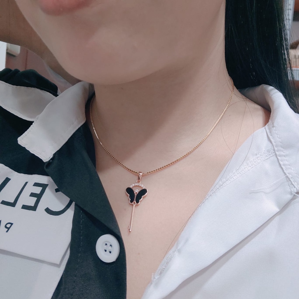 liontin kunci simbol dari awal dari kesuksesan emas asli cantik elegan