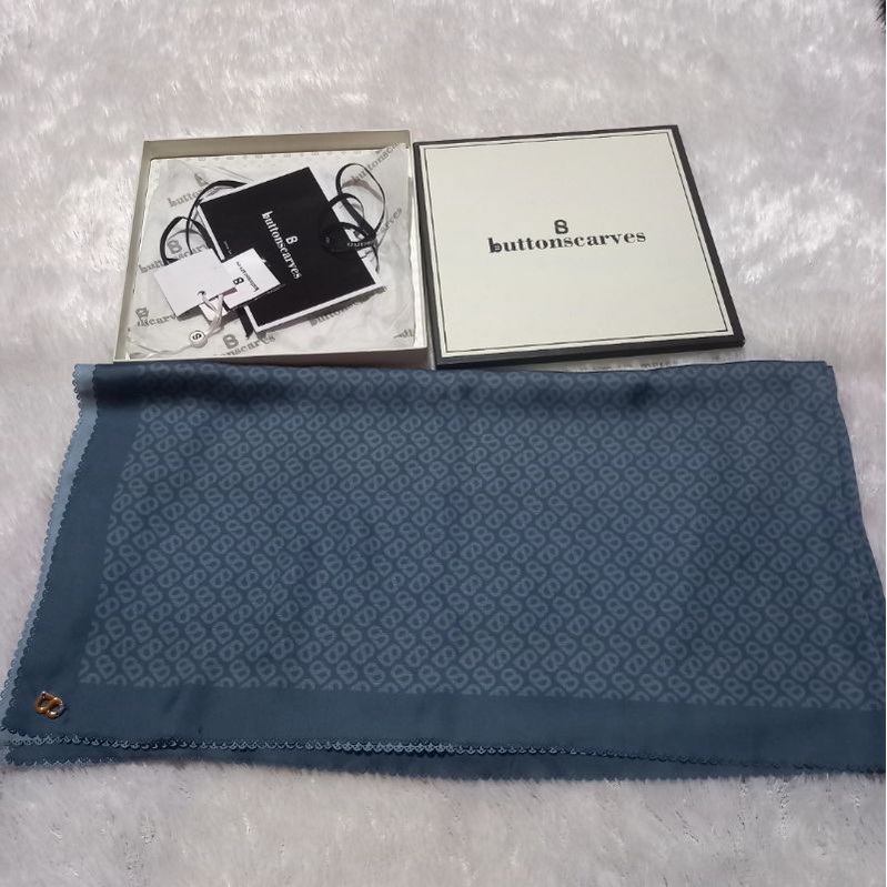 preloved BUTTONSCARVES TAPIS SQUARE SATIN