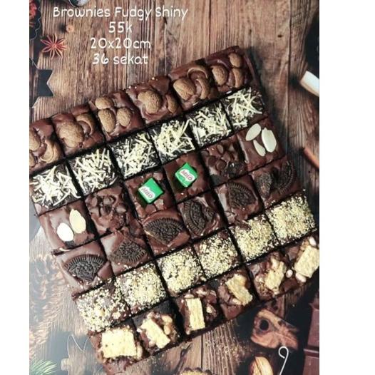 

♨ Brownies Fudgy Shiny (FREE LILIN TULIS DI CATATAN) 20x20 isi 36 sekat ⅍