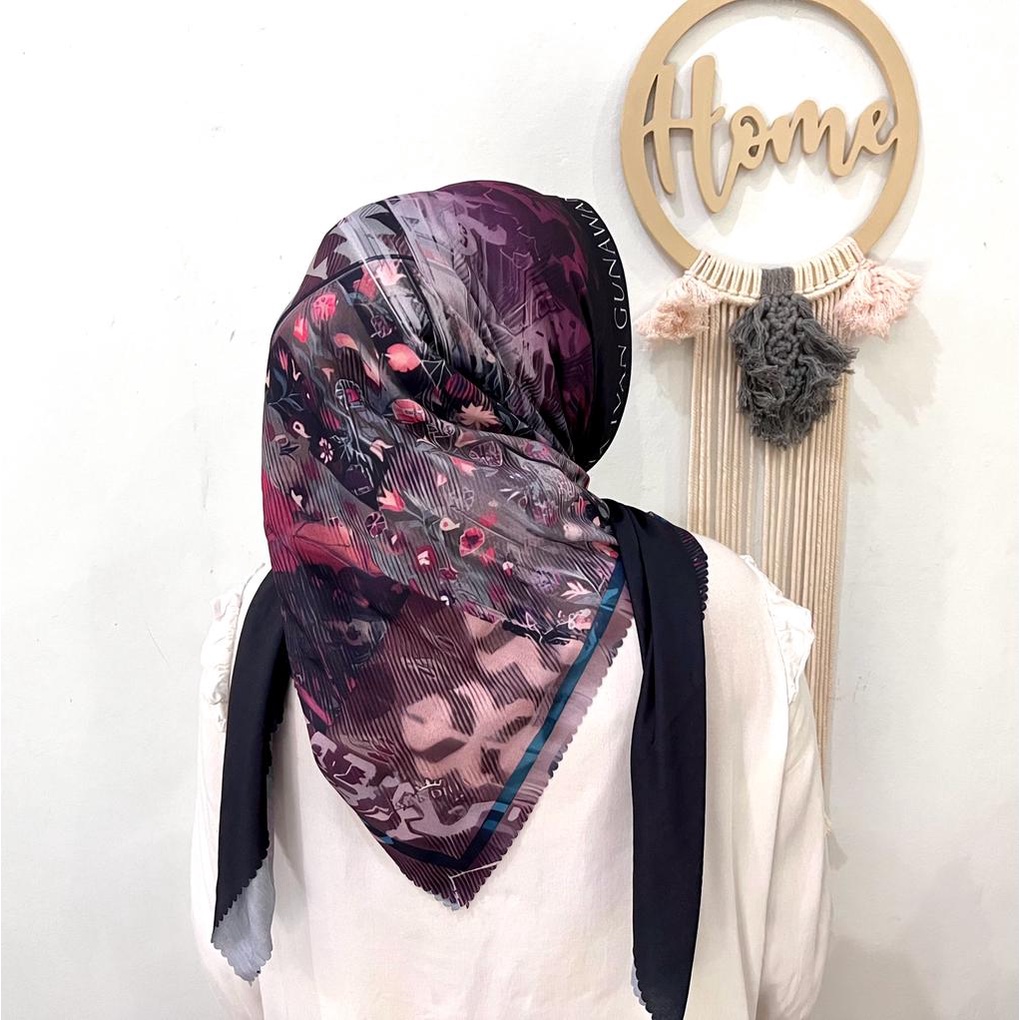 HIJAB SEGIEMPAT VOAL JURNEY POLKADOT KEYZ HIJAB KH004