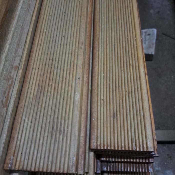 Floor Decking Kayu Ulin Kalimantan / Papan Ulin / Kayu Tahan Air / Kayu Besi