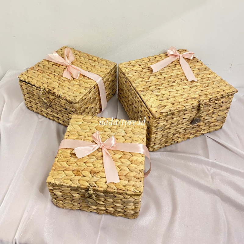 RUSTIC HOME STORAGE BOX MULTIFUNGI / HAMPERS BOX / KOTAK PARCEL / KERANJANG  Keranjang Anyaman Eceng Gondok | Tempat Penyimpanan Enceng