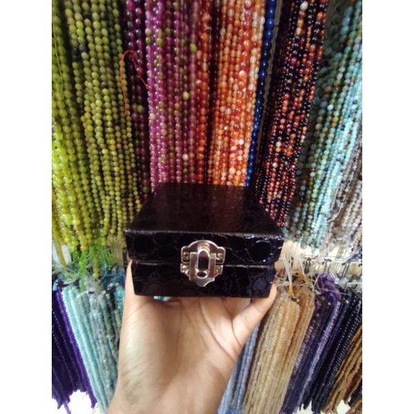 Kotak Box Logam Mulia Perhiasan Emas