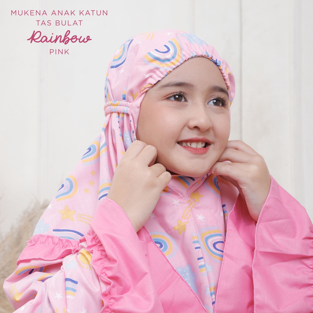 PUSAT MUKENA TASIK - MUKENA ANAK KATUN MOTIF RAINBOW PINK (TAS BULAT &amp; TAS SAJADAH)