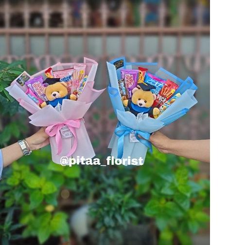 

➻ Buket Wisuda / Buket Boneka Wisuda / Buket Graduation / Buket Snack Wisuda / Hadiah Wisuda ◄