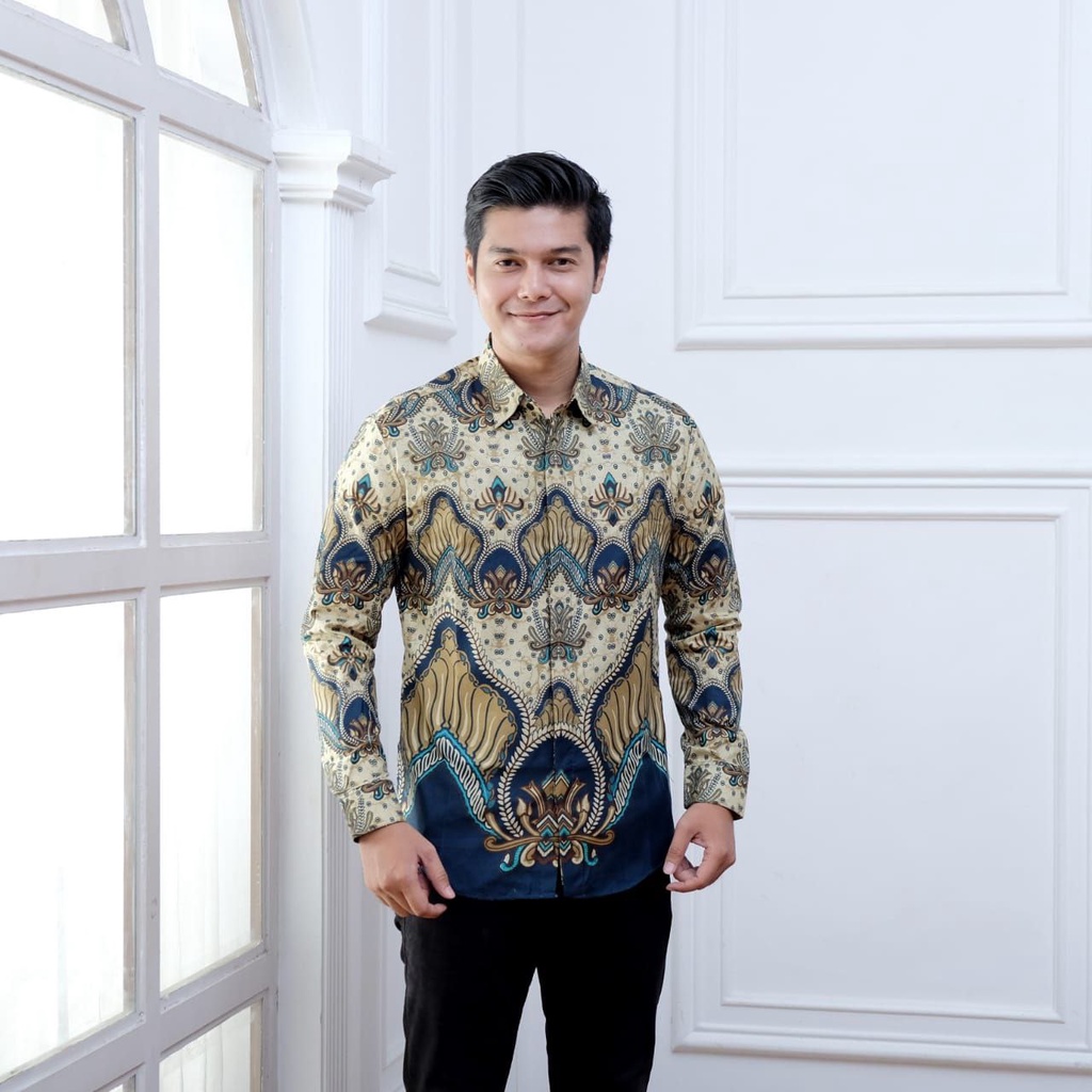 Kemeja pria lengan panjang  batik Pria Motif  kupu putih promo diskon