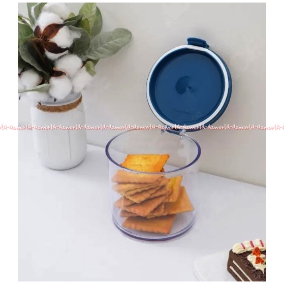 Kris Stoples Round Blue 930ml Toples Kue Model Bulat Kedap Udara Warna Biru Bahan Plastik dengan Tutup Rapat Tidak Mudah Tumpah Krischef Krisbow