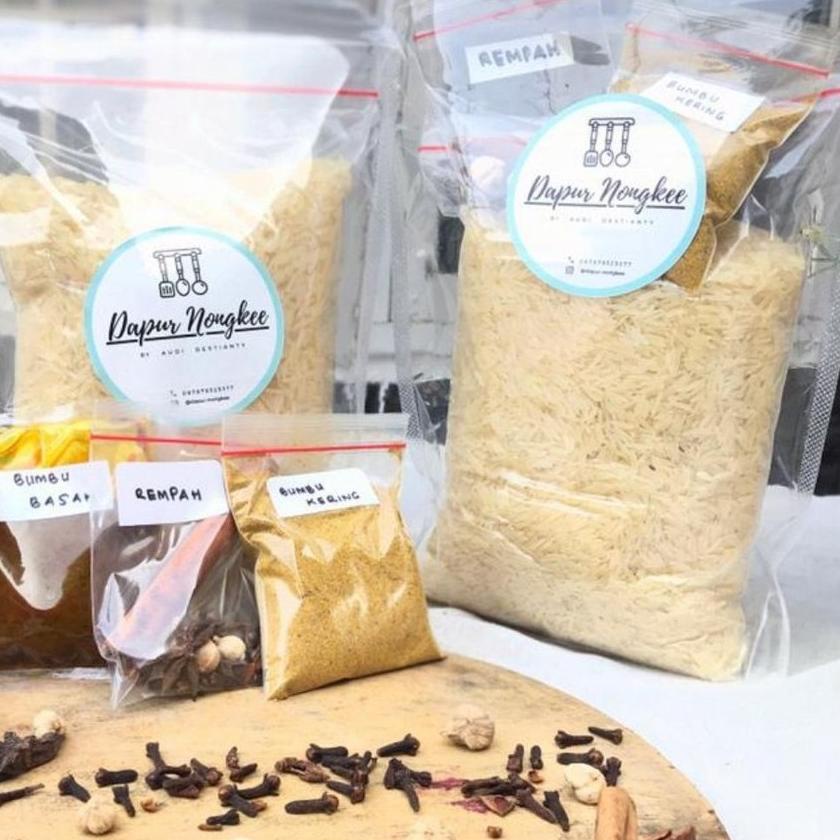 

◙ Paket Beras Basmati 1kg dan Bumbu Nasi Kebuli ➬