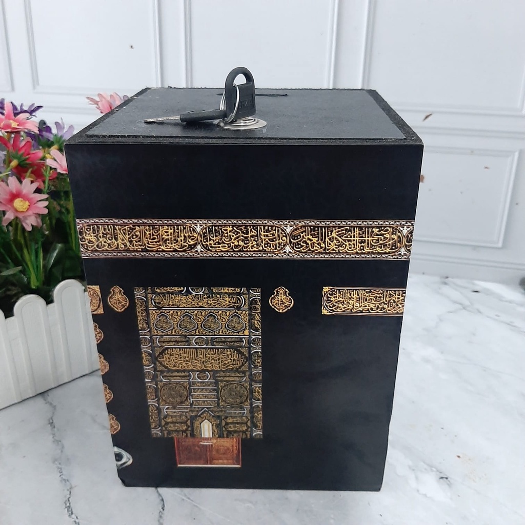 Kotak Amal Infaq Motif Kabah Celengan Miniatur Pakai Kunci Ukuran Jumbo Besar 20Cm X15X Cm X15Xm Tbk