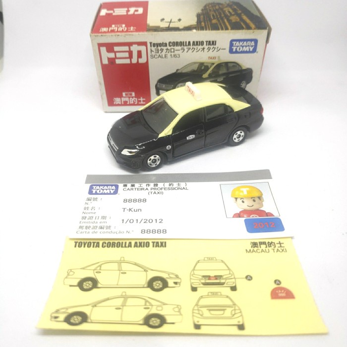 Miniku Tomica Toyota Corolla Axio Taxi Original Takara Tomy
