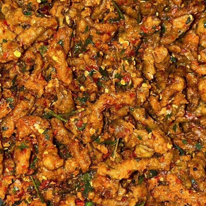 

Terbaru dan terlaris 250Gram KRIPIK USUS CRISPY PEDAS DAUN JERUK