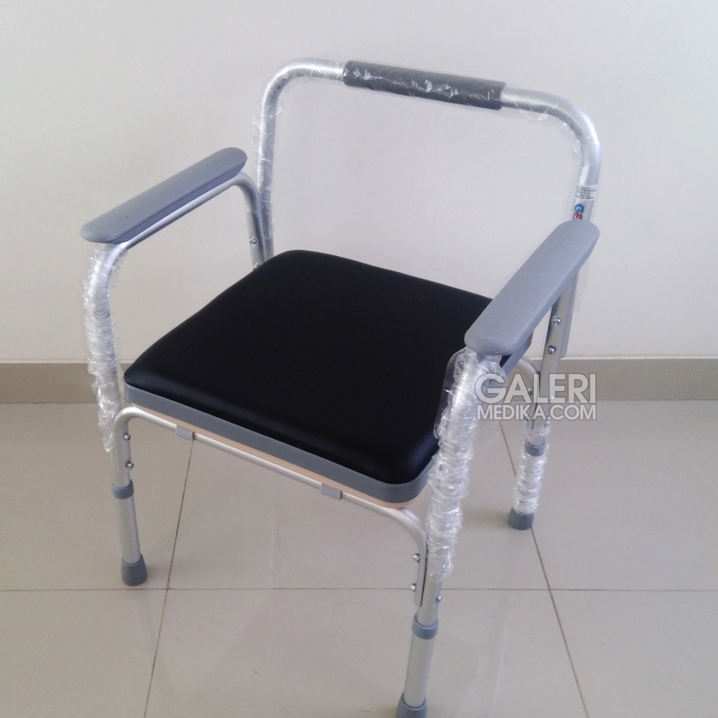 GEA Commode Chair (Kursi BAB) - FS895L / FS-895L / FS 895 L / Kursi BAB Lansia