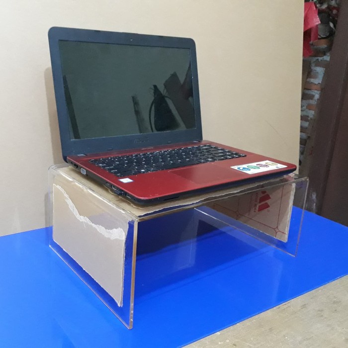 

Stand Acrylic /Dudukan Laptop / Meja Laptop /Table Tatakan Akrilik Star Seller