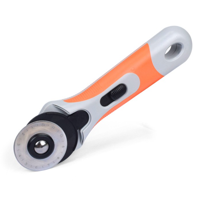 

Cutter Alat Potong Bahan Kain Rotary Cutter 450Mm Dafa Rc-18