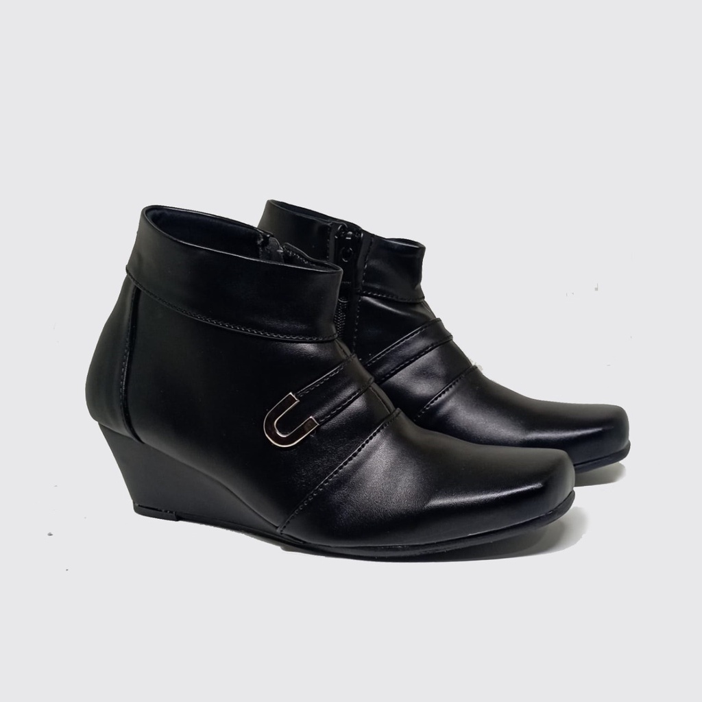 Kulit Black Hak Wedges Big Size 40-45 Sepatu Boots Pantofel Wanita Ukuran Jumbo Kaki Besar