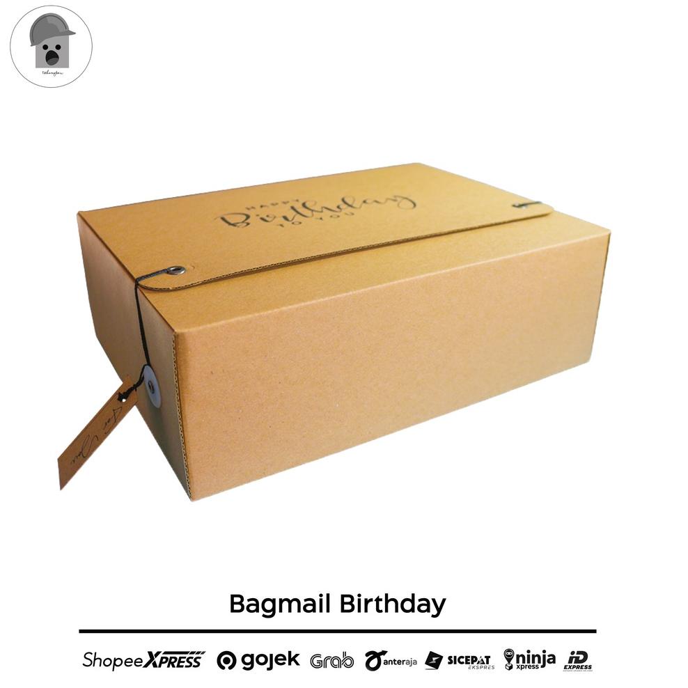 

⇝ happy birthday simple box premium look size : 30x22x10 dan 32,5x28x11 include hangtag BEST RATING 79A