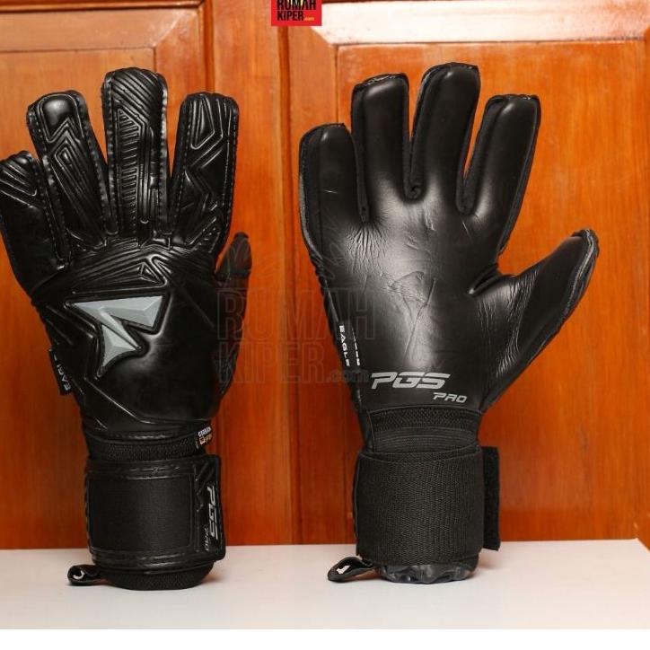 Penawaran Spesial PGS eagle hitam 2022/ Sarung tangan kiper ( SKU – PGS 18 )