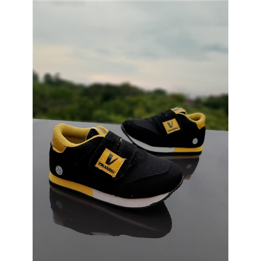 TOKOERS SSL04 22-25 Sepatu Sneaker Sporty Anak Laki Laki Perempuan 1 2 3 tahun - 6 warna