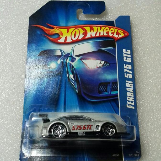 HOT WHEELS FERRARI 575 GTC. BLUE CARD 2006. WARNA SILVER. ANTIK.