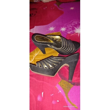 PRELOVED | HIGH HEELS WANITA WARNA HITAM