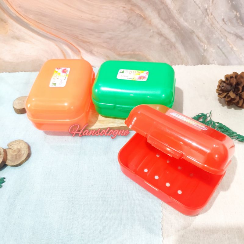 Tempat sabun batangan / kotak sabun alat mandi