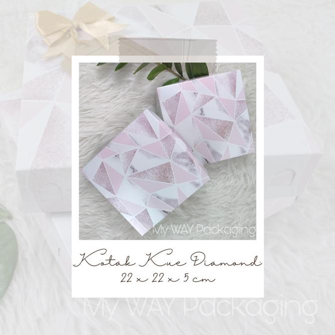 

Kotak serbaguna / box / dus 22 x 22 x 5 Diamond untuk Roti, Kue, Donat