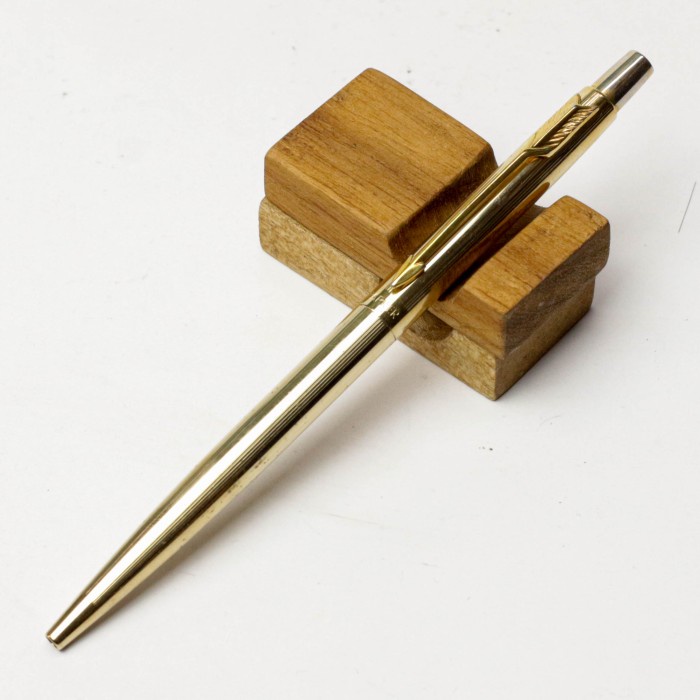 

(1989) Parker Classic Insignia Ballpoint Pen