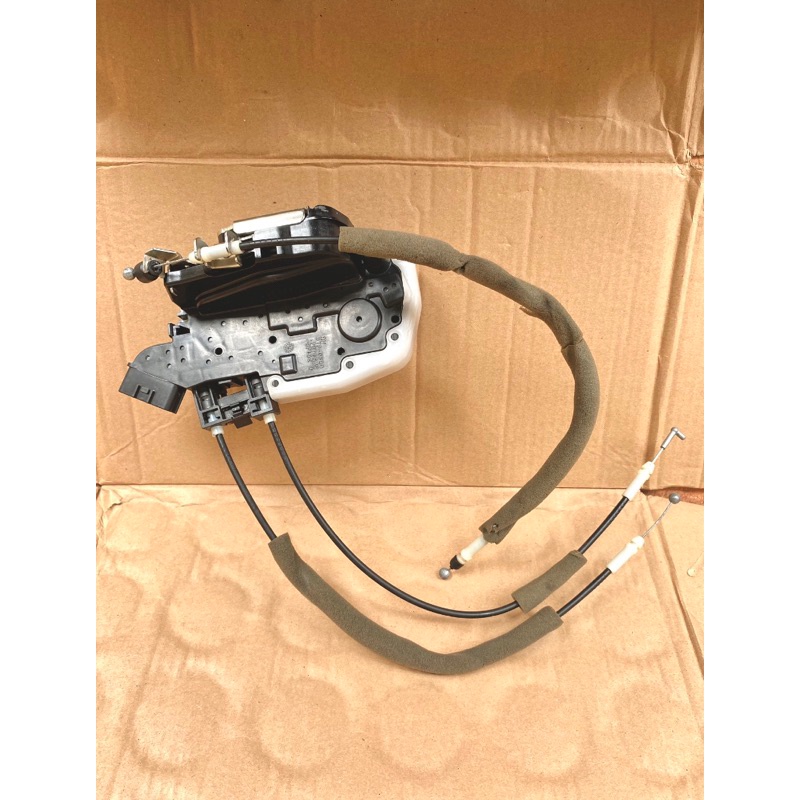 Door Lock Assy Pintu Tengah Kanan mobil Nissan Livina 2006 - 2018