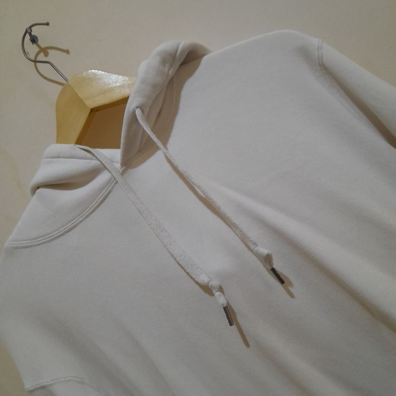 Hoodie Uniqlo Putih Second original