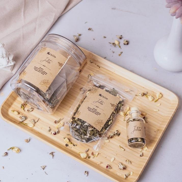 

✷ Jelita tea blend (sencha, jasmine, apple blossom) ➷